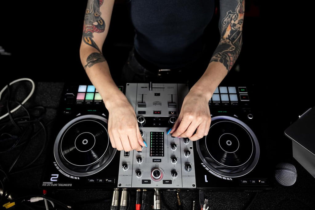Hercules DJControl Inpulse 500 Silver Edition – DJUCED PRO License & Serato DJ Lite Included