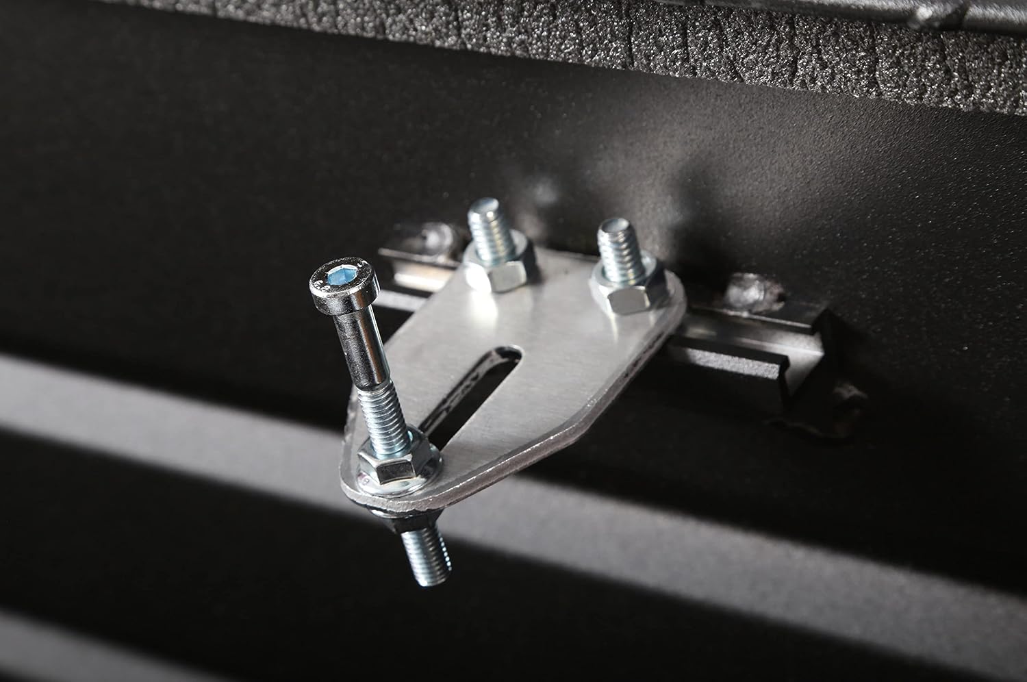 Dee Zee DZ10370TB Red Label Gull Wing Tool Box