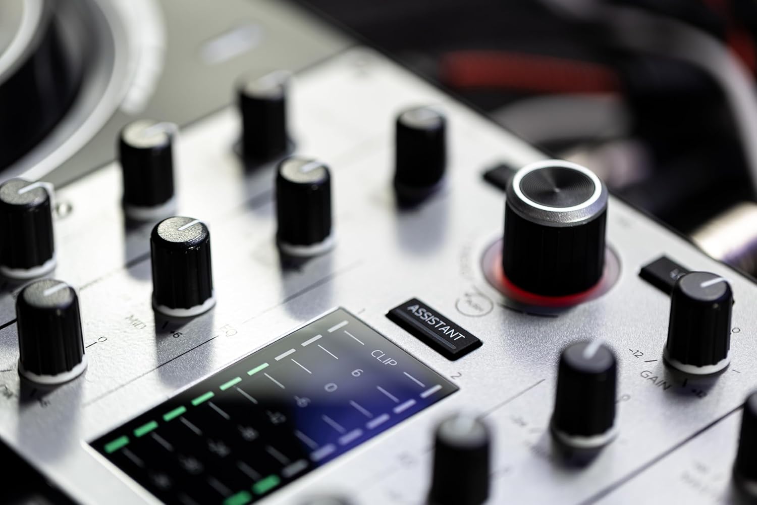 Hercules DJControl Inpulse 500 Silver Edition – DJUCED PRO License & Serato DJ Lite Included