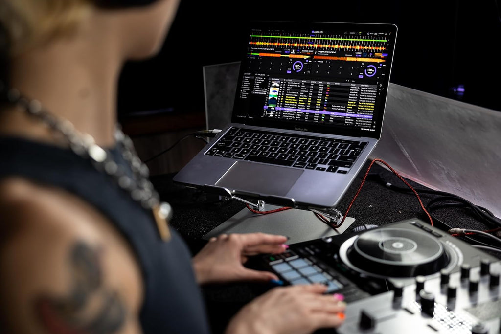 Hercules DJControl Inpulse 500 Silver Edition – DJUCED PRO License & Serato DJ Lite Included