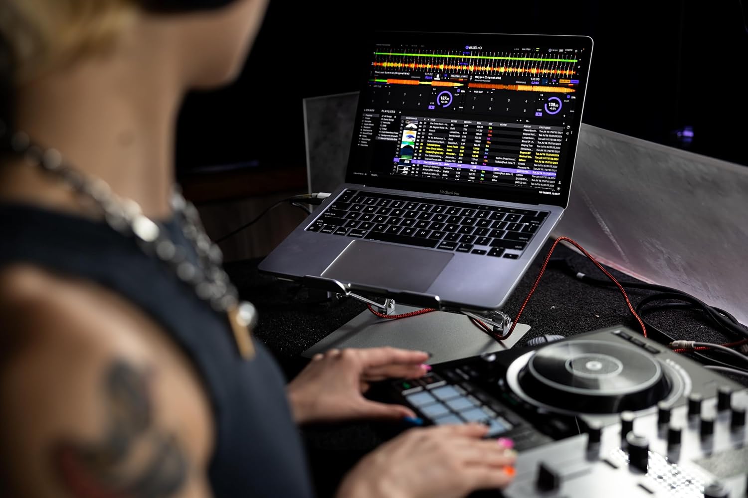 Hercules DJControl Inpulse 500 Silver Edition – DJUCED PRO License & Serato DJ Lite Included