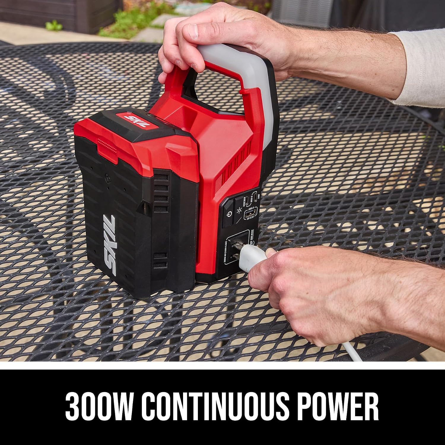 SKIL PWR CORE 40 40V 300W Power Inverter, Compatible with All SKIL 40V Batteries - PI0300C-00