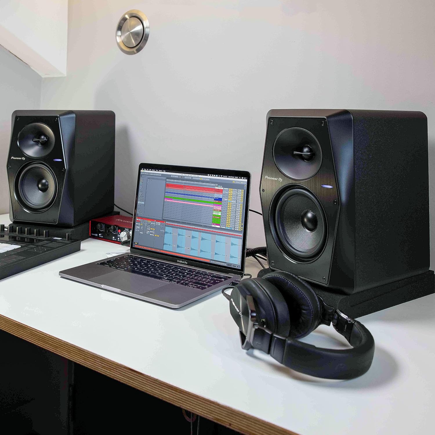 Pioneer DJ VM-70 6.5-inch Active Monitor Speaker - Black