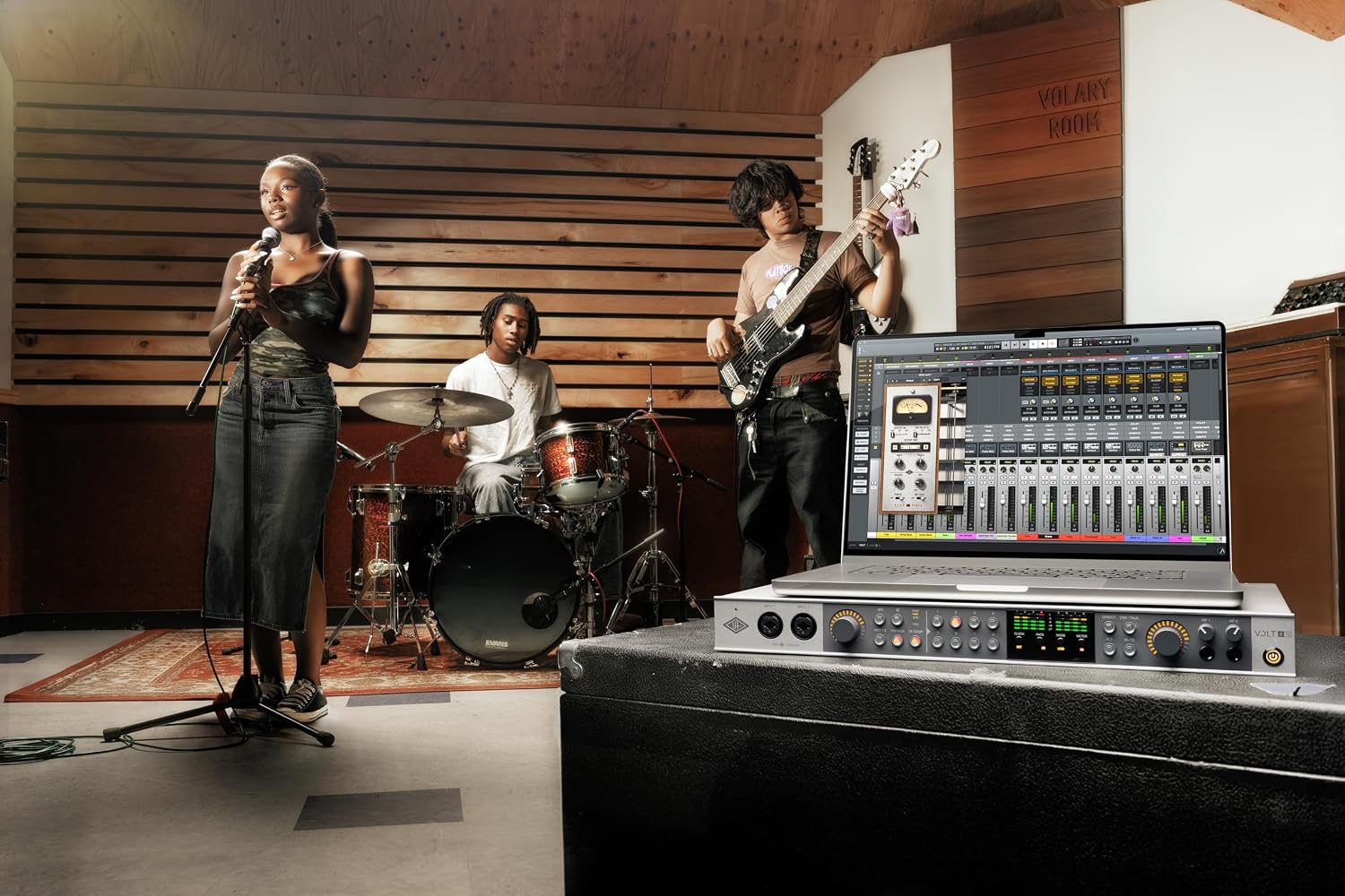 Universal Audio Volt 876 24x28 USB Audio Interface, Rack-Mount Style