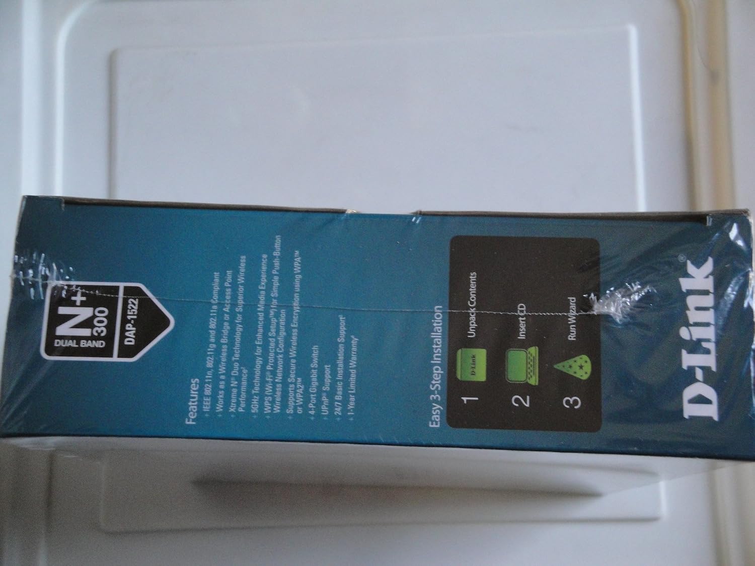 D-Link Wireless Dual Band N 300+ Mbps Wi-Fi Gigabit Range Extender and Access Point (DAP-1522)