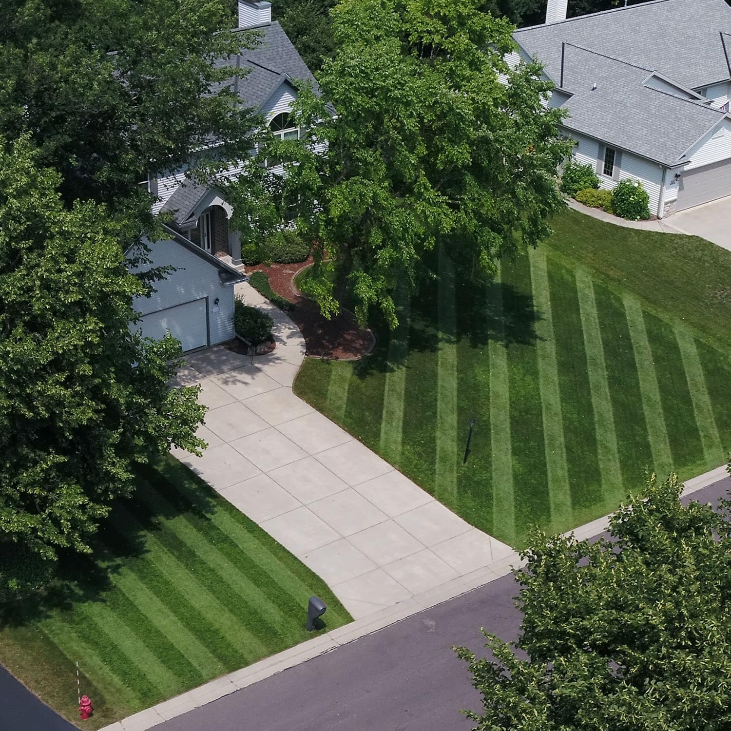 Generation 3-Lawn Striping System/Stripe Your Lawn Like A Ballpark/ONLY Works with ARIENS Razor, Craftsman (Battery ONLY), DEWALT, Echo, GREENWORKS, MAKITA, MKE Tool 21' Lawn Mowers