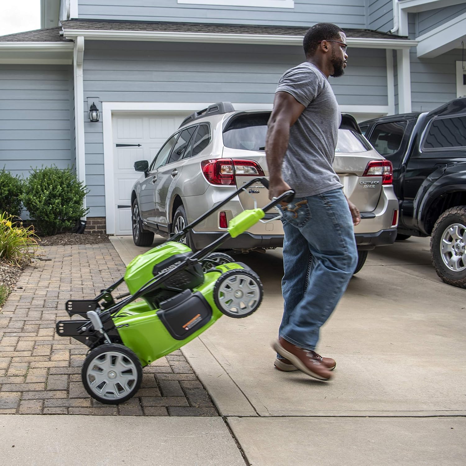 Greenworks 40V 21' Cordless Brushless Push Mower, 4.0Ah + 2.0Ah USB Batteries and Charger Included