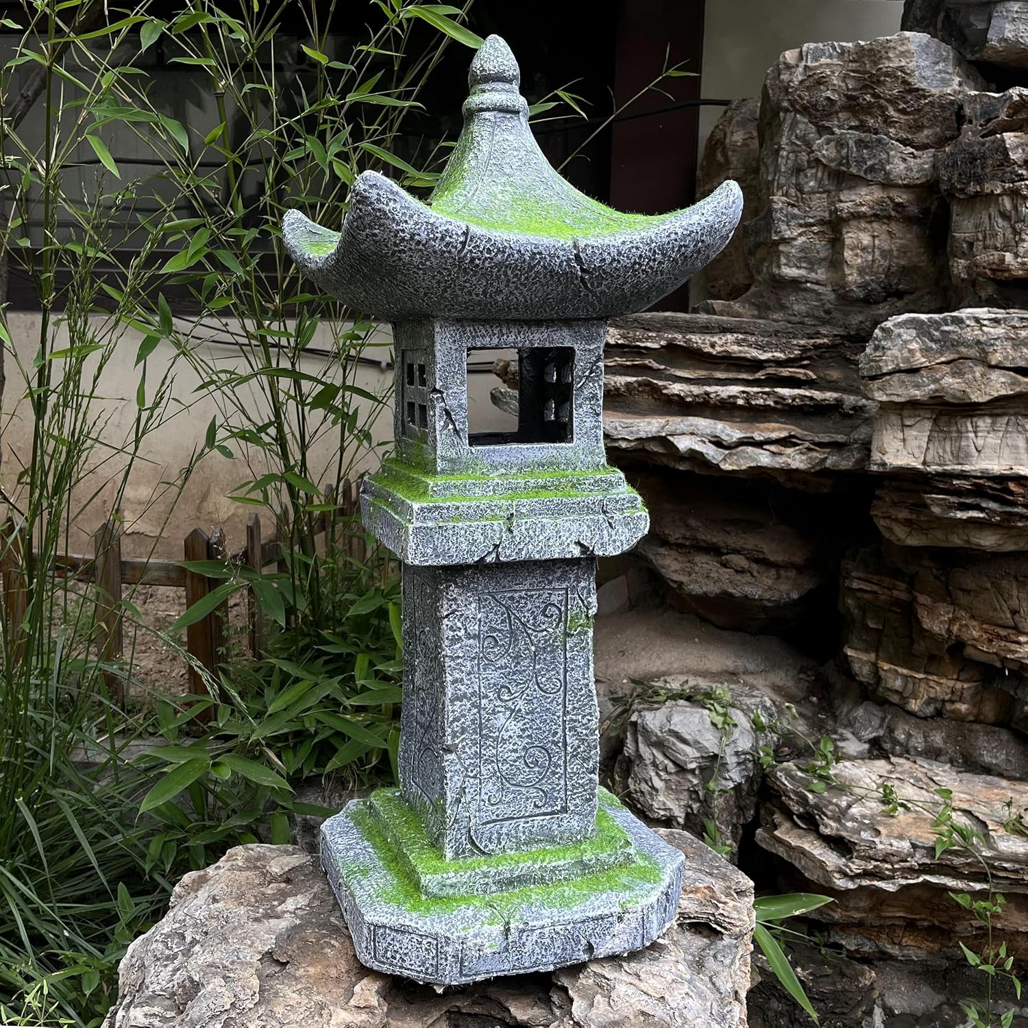 31.5''High Japanese Pagoda Statue Moss-Covered Retro Miniature Tower Lantern Garden Decoration Figurines Outdoor Asian Decoration Zen Courtyard Landscape…