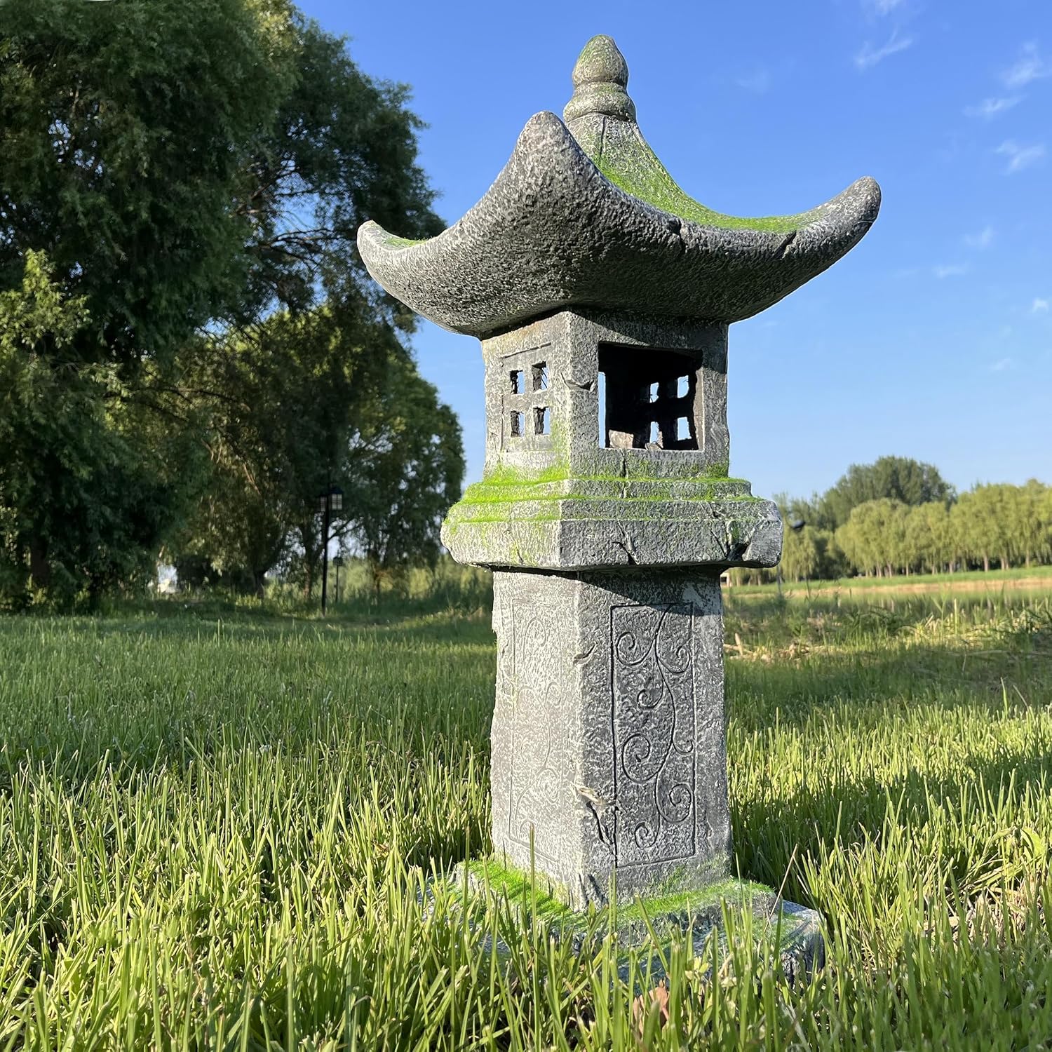 31.5''High Japanese Pagoda Statue Moss-Covered Retro Miniature Tower Lantern Garden Decoration Figurines Outdoor Asian Decoration Zen Courtyard Landscape…